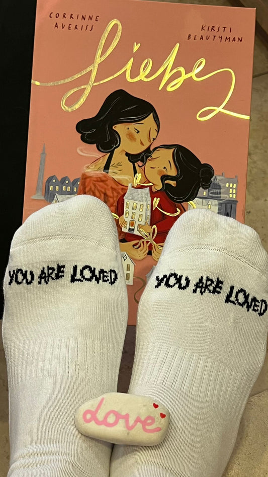 Kids Socken „YOU ARE LOVED” - designed by ONE DAY E.V.
