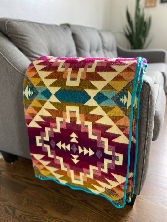 Anden-Alpakawoll-Decke „Prism“