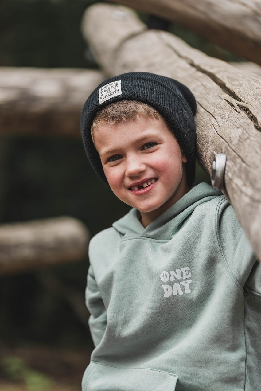 Kinder Hoodie „LOVE PEACE & HUMANITY”