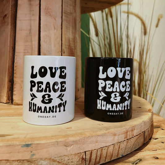 Tassen „LOVE, PEACE & HUMANITY” - designed by ONE DAY e.V.
