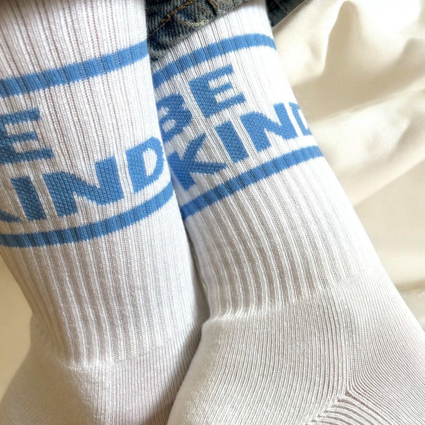Socken „BE KIND” - designed by ONE DAY e.V.