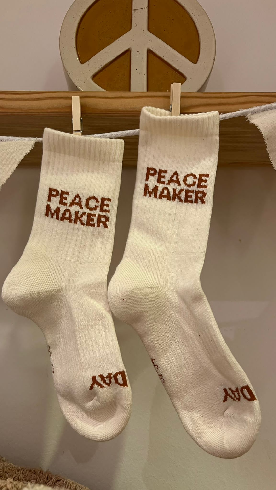 SOCKEN DESIGNED BY ONE DAY E.V. “PEACE MAKER”