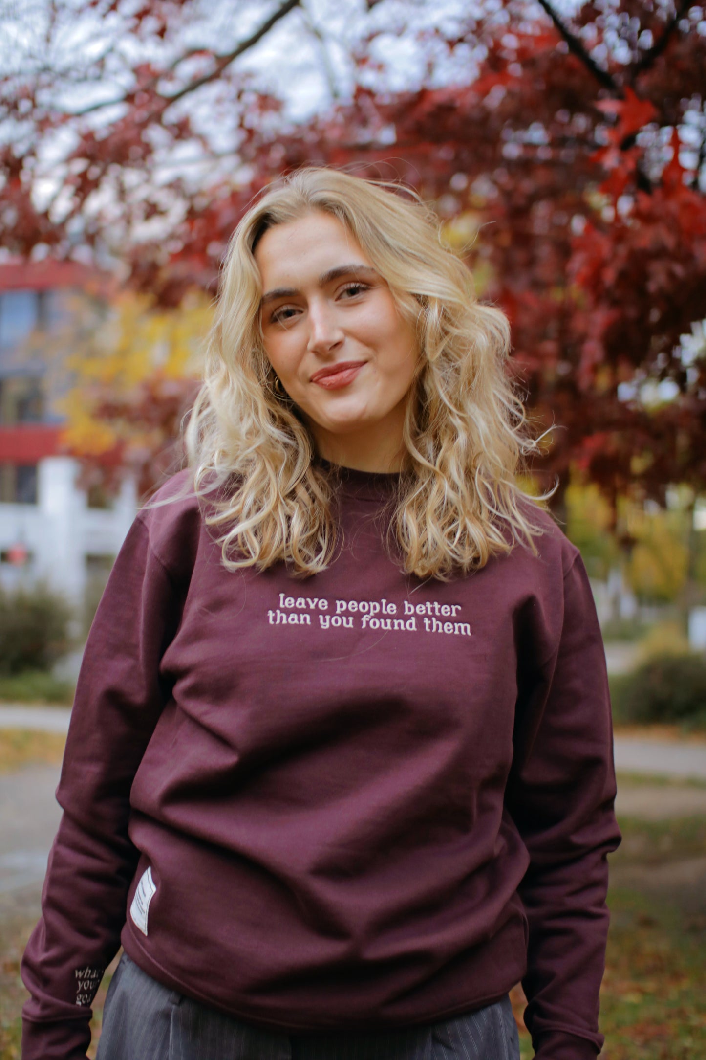 Sweater "Leave People better"