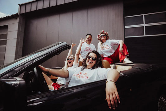 T-Shirt  Hot Girls care about Human Rights